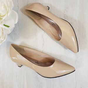 Soft Style Alesia Nude Beige Pointed-Toe Pump